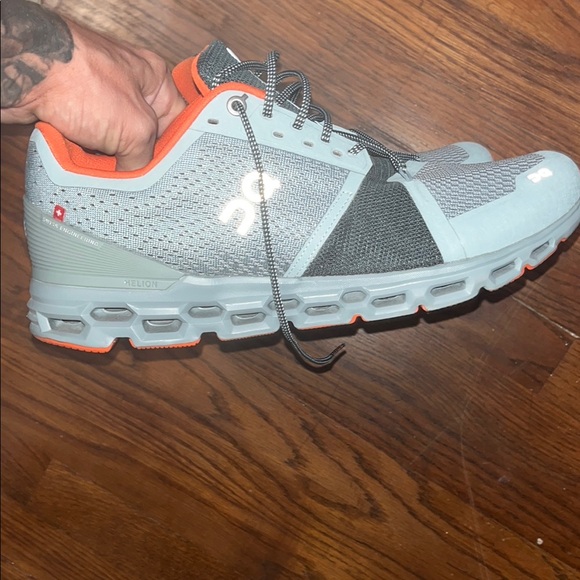 COPY - NWOT On Cloudstratus Gray and Orange Sneakers Men’s 10.5 - Picture 4 of 5